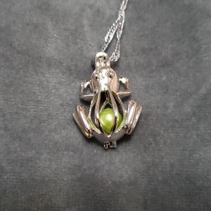 18k white gold plated pendant